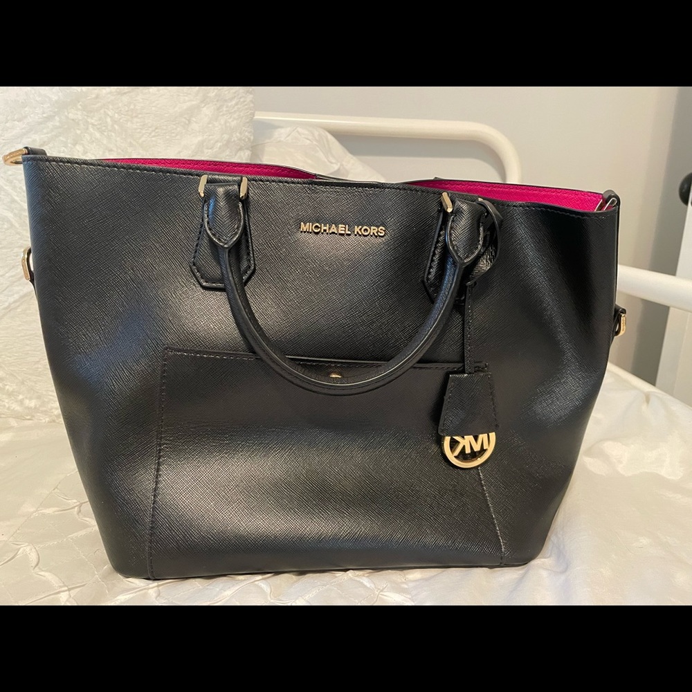 Michael Kors Large Greenwich Tote With Pink Interior
